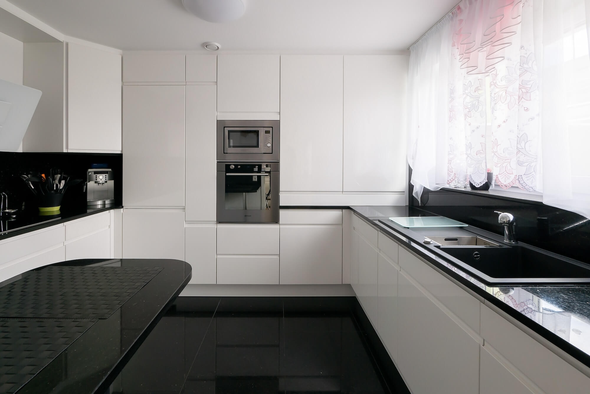Nobilia Design G-Kueche hochglanz Lack